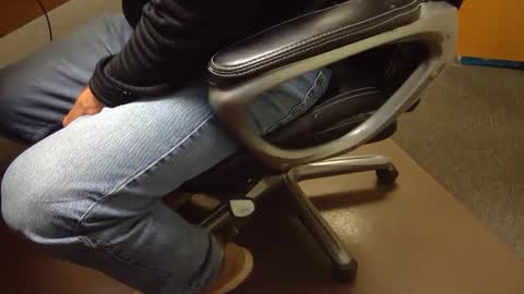 useemie online show from April 1, 2026, 10:40 pm