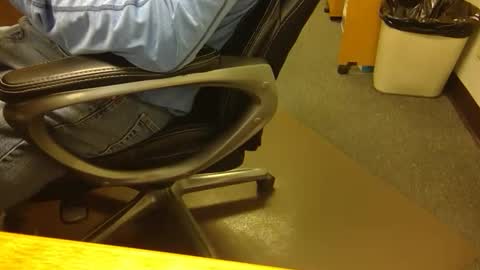 useemie online show from April 8, 2026, 6:19 pm