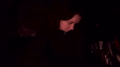 Snapshot of usefulhole chatting on November 28, 2025, 1:52 am usefulhole online show from November 28, 2025, 1:52 am