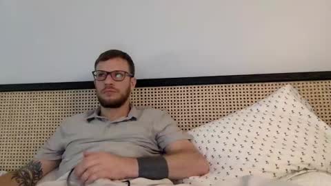 Snapshot of useitorlossit chatting on November 20, 2025, 12:33 am SirCumsAlot online show from November 20, 2025, 12:33 am