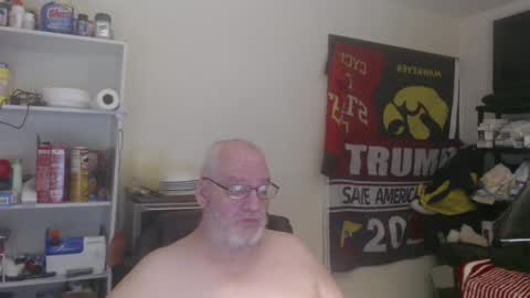 Snapshot of usgoober chatting on February 24, 2025, 2:40 am Eric online show from February 24, 2025, 2:40 am