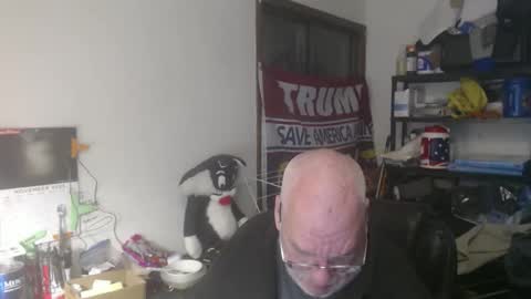 Snapshot of usgoober chatting on November 2, 2025, 2:47 am Eric online show from November 2, 2025, 2:47 am