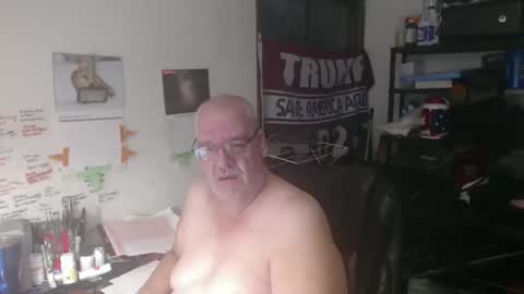 Snapshot of usgoober chatting on November 16, 2025, 12:22 pm Eric online show from November 16, 2025, 12:22 pm