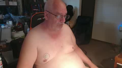 Snapshot of usgoober chatting on May 6, 2026, 12:43 pm Eric online show from May 6, 2026, 12:43 pm