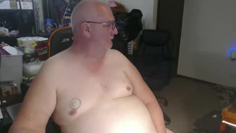 Snapshot of usgoober chatting on May 7, 2026, 2:39 am Eric online show from May 7, 2026, 2:39 am