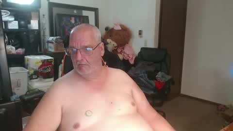 Snapshot of usgoober chatting on May 17, 2026, 1:14 am Eric online show from May 17, 2026, 1:14 am