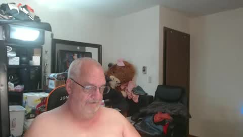 Snapshot of usgoober chatting on May 18, 2026, 12:33 pm Eric online show from May 18, 2026, 12:33 pm