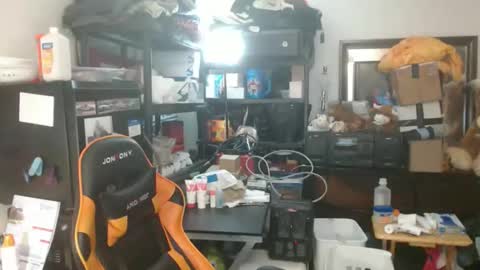 Snapshot of usgoober chatting on June 5, 2026, 2:07 am Eric online show from June 5, 2026, 2:07 am