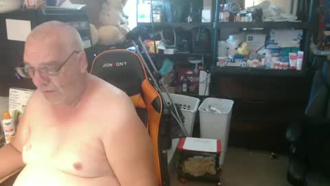 Snapshot of usgoober chatting on June 12, 2026, 12:04 pm Eric online show from June 12, 2026, 12:04 pm