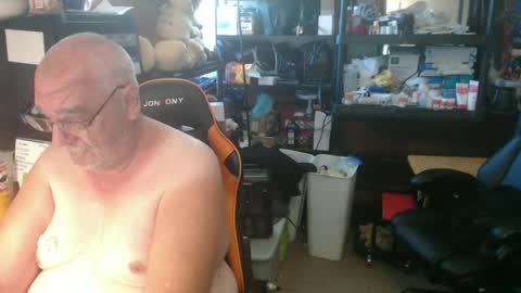 Snapshot of usgoober chatting on June 13, 2026, 12:25 pm Eric online show from June 13, 2026, 12:25 pm