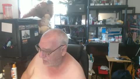 Snapshot of usgoober chatting on June 24, 2026, 1:21 pm Eric online show from June 24, 2026, 1:21 pm