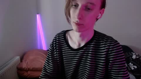 Snapshot of usuck364662 chatting on January 19, 2025, 9:33 am Excuse me online show from January 19, 2025, 9:33 am