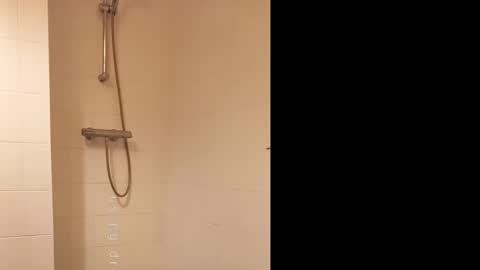 Snapshot of utrecht46 chatting on December 18, 2025, 7:36 am utrecht46 online show from December 18, 2025, 7:36 am