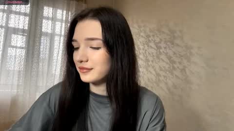 Lisi online show from March 15, 2026, 11:38 am