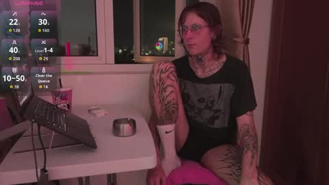 v1ctorwayne online show from May 2, 2026, 2:11 pm