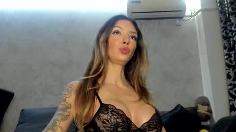 Mia online show from January 6, 2026, 5:33 am