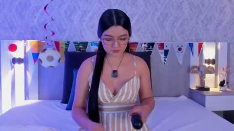 Snapshot of vaalentina_lux chatting on July 7, 2026, 2:54 pm Vaalentina Lux online show from July 7, 2026, 2:54 pm