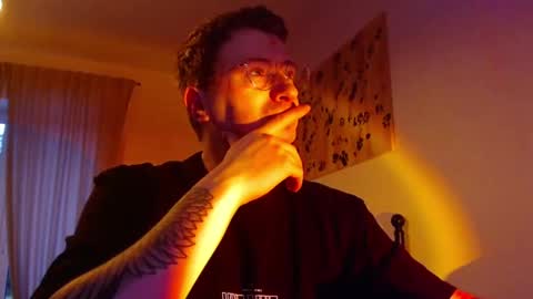 vacation__ online show from February 14, 2025, 4:31 pm