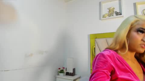 Snapshot of vahiolet_fuentes chatting on November 5, 2025, 3:06 am vahioleth online show from November 5, 2025, 3:06 am