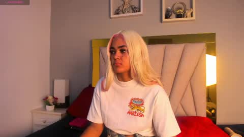 Snapshot of vahiolet_fuentes chatting on May 8, 2026, 3:23 am vahioleth online show from May 8, 2026, 3:23 am