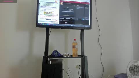 Vahiolet smith online show from October 14, 2025, 2:01 am