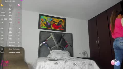 Vahiolet smith online show from October 15, 2025, 3:28 am