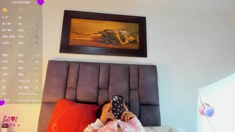 Vahiolet smith online show from February 26, 2026, 3:05 am