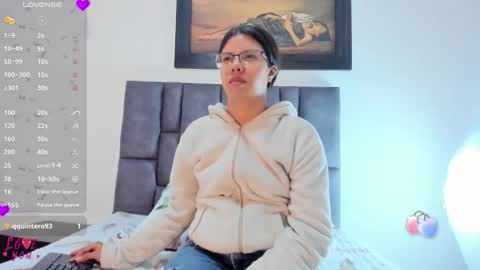 Vahiolet smith online show from May 9, 2026, 3:23 am