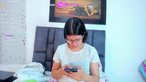 Vahiolet smith online show from May 27, 2026, 3:03 am