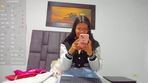 Vahiolet smith online show from June 28, 2026, 12:11 pm