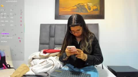 Vahiolet smith online show from July 7, 2026, 12:20 pm