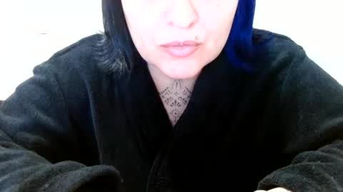 Snapshot of vaholiver chatting on June 2, 2026, 5:37 pm Vah Oliver online show from June 2, 2026, 5:37 pm