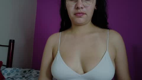 Vainilla online show from May 2, 2026, 12:15 am