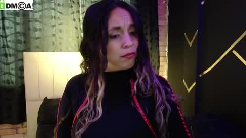 vaiolet online show from March 17, 2026, 7:39 pm