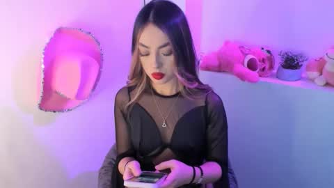 vaiolett_69 online show from February 12, 2026, 1:44 am