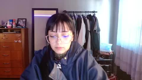 Snapshot of val_azuna chatting on December 5, 2025, 1:20 pm valentina online show from December 5, 2025, 1:20 pm