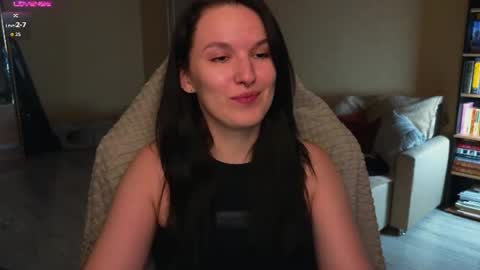 Snapshot of val_manson chatting on August 3, 2026, 6:55 pm Val online show from August 3, 2026, 6:55 pm