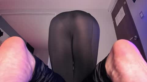 Snapshot of val_oconner chatting on November 21, 2025, 8:40 pm val_oconner online show from November 21, 2025, 8:40 pm