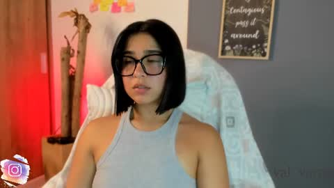 Snapshot of val_varago chatting on July 30, 2026, 4:44 am val_varago online show from July 30, 2026, 4:44 am