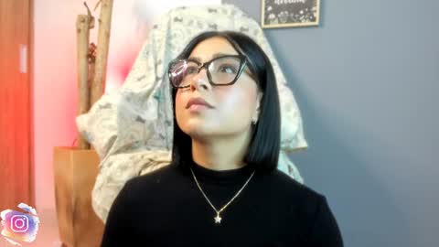 Snapshot of val_varago chatting on August 5, 2026, 6:05 am val_varago online show from August 5, 2026, 6:05 am