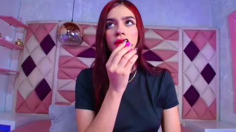 Snapshot of vale_castro1 chatting on November 12, 2025, 7:35 pm Valentina online show from November 12, 2025, 7:35 pm