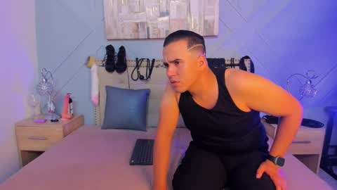 Snapshot of vale_n_matt chatting on September 12, 2025, 4:34 am Samantha y Matt online show from September 12, 2025, 4:34 am