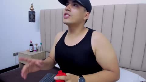 Snapshot of vale_n_matt chatting on September 26, 2025, 3:32 am Samantha y Matt online show from September 26, 2025, 3:32 am