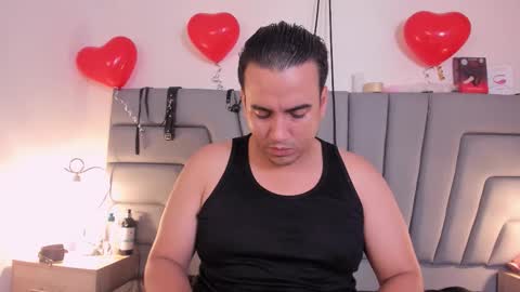 Snapshot of vale_n_matt chatting on November 16, 2025, 3:50 pm Samantha y Matt online show from November 16, 2025, 3:50 pm