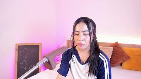 Snapshot of valecute_ chatting on June 14, 2026, 8:11 pm Vale online show from June 14, 2026, 8:11 pm