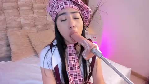 Snapshot of valecute_ chatting on July 9, 2026, 8:57 pm Vale online show from July 9, 2026, 8:57 pm