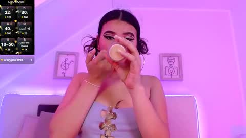 Snapshot of valeery_gomez chatting on February 26, 2025, 7:49 pm Tifanny online show from February 26, 2025, 7:49 pm