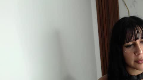 valen_ross7 online show from February 4, 2026, 6:47 pm