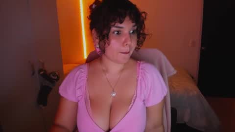 valen_smile_ online show from December 23, 2024, 4:44 am