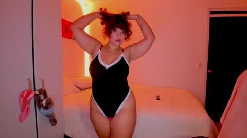 valen_smile_ online show from January 12, 2025, 8:57 am